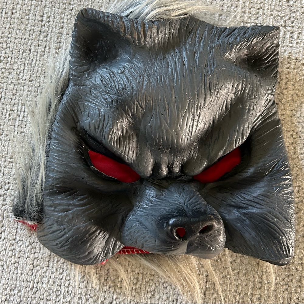 Wolf Mask- Good Condition🎃